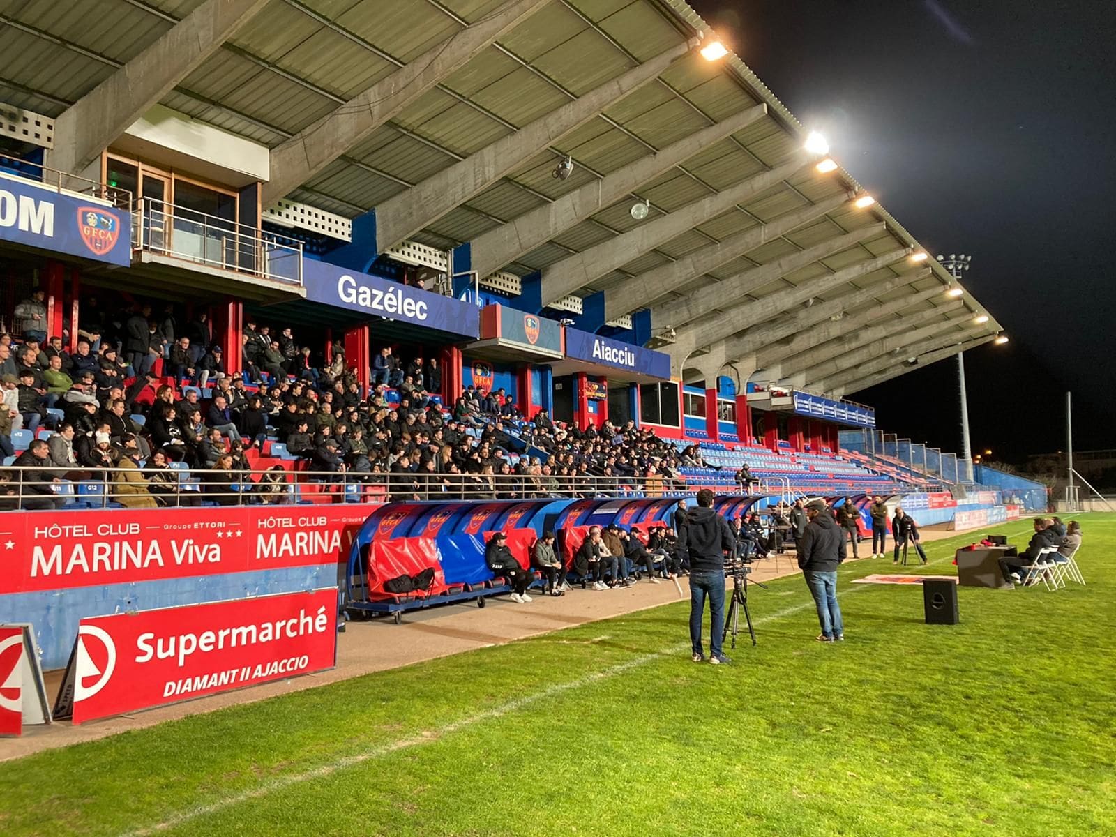 Les joueurs du GFCA Ajaccio déterminés sur le terrain lors d’un match crucial
